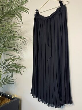 JOIE | Pleated Midi Skirt | Solid Black | Large